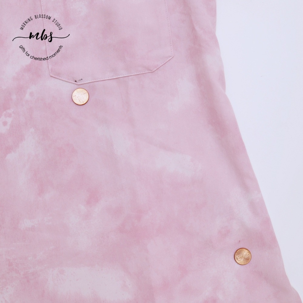 FIGS V-Neck Tie Dye Cloud Wash Single Pocket Scrub Top Pink Women S - Picture 5 of 11